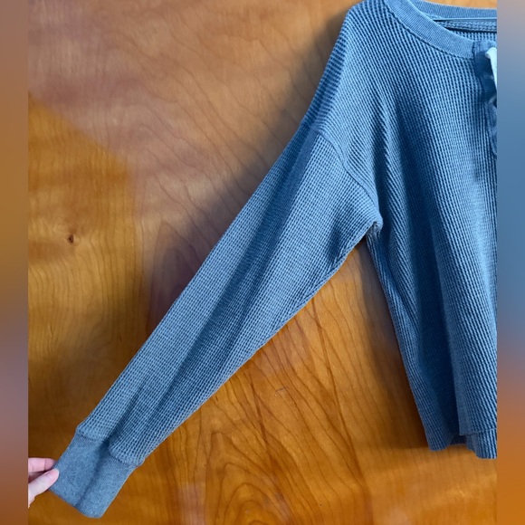 Abercrombie & Fitch Gray Waffle Knit Sweater - Picture 2 of 4